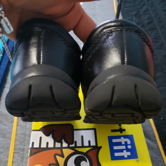 Shoes - Picture 4 of 7